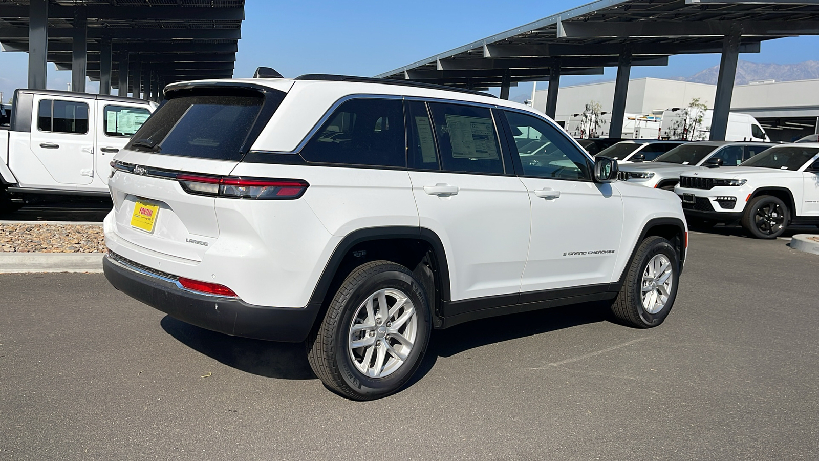 2024 Jeep Grand Cherokee Laredo X 5