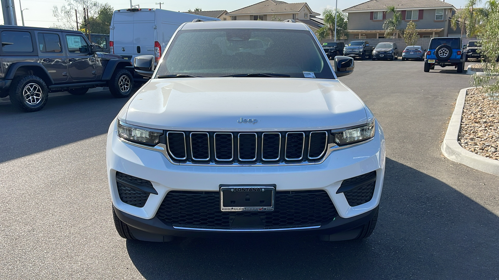 2024 Jeep Grand Cherokee Laredo X 8