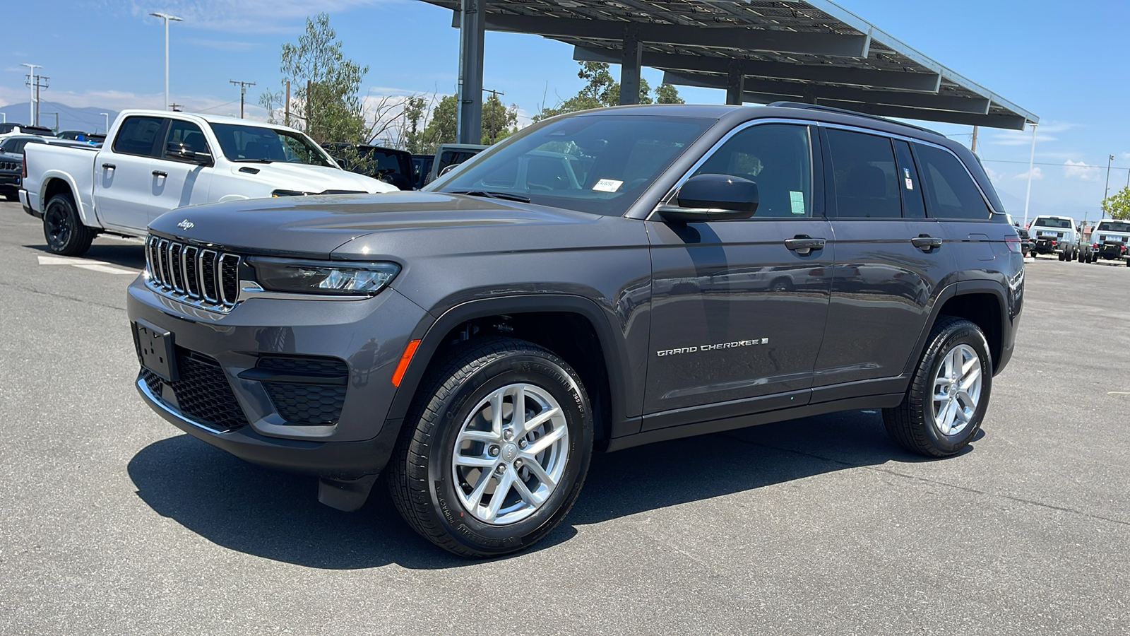 2024 Jeep Grand Cherokee Laredo X 1