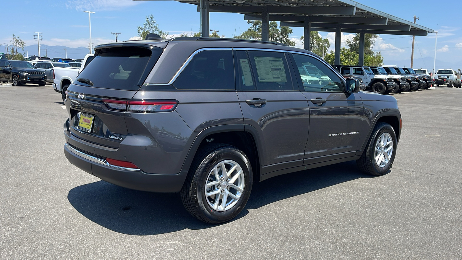 2024 Jeep Grand Cherokee Laredo X 5