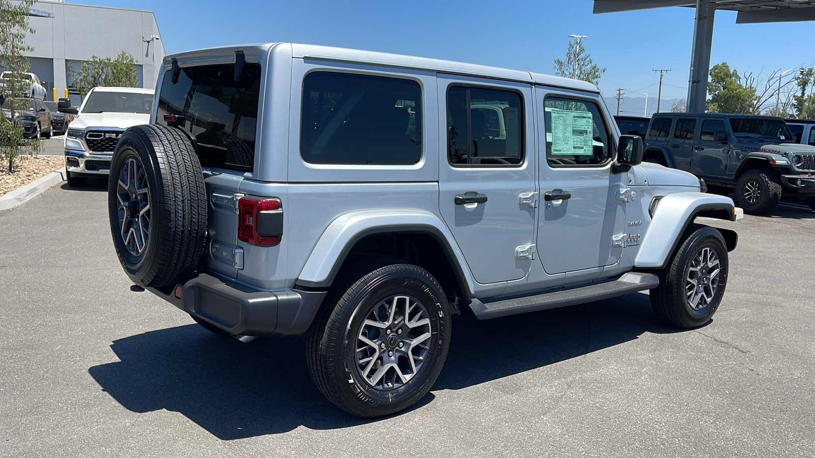 2024 Jeep Wrangler Sahara 5