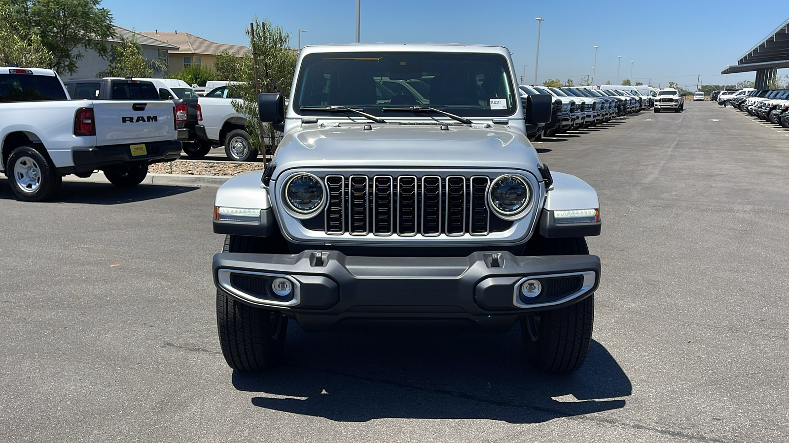 2024 Jeep Wrangler Sahara 8