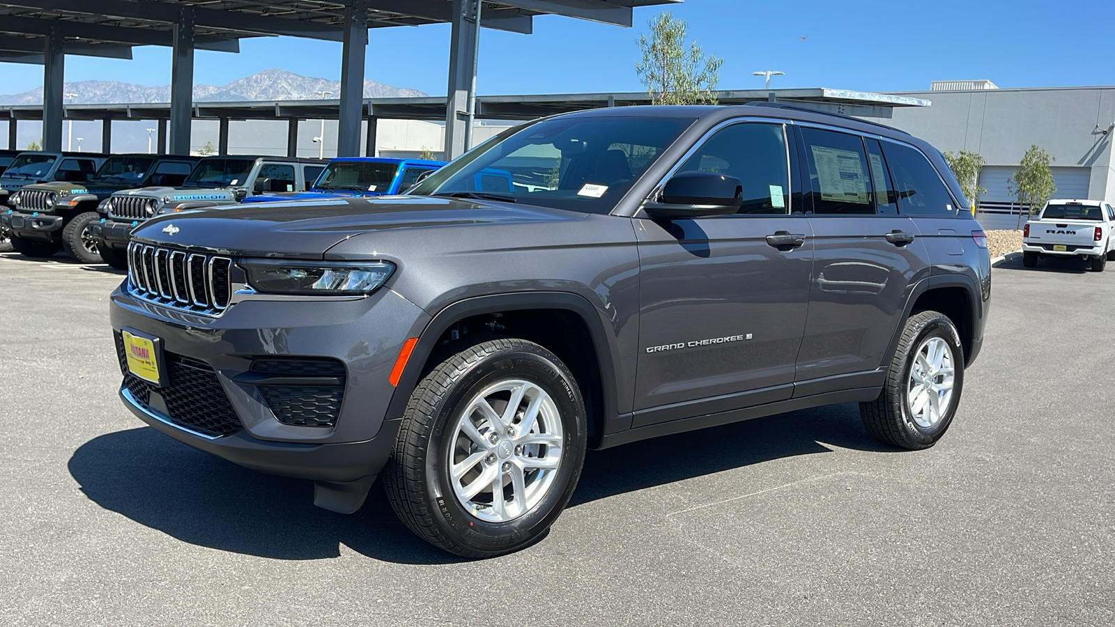 2024 Jeep Grand Cherokee Laredo X 1