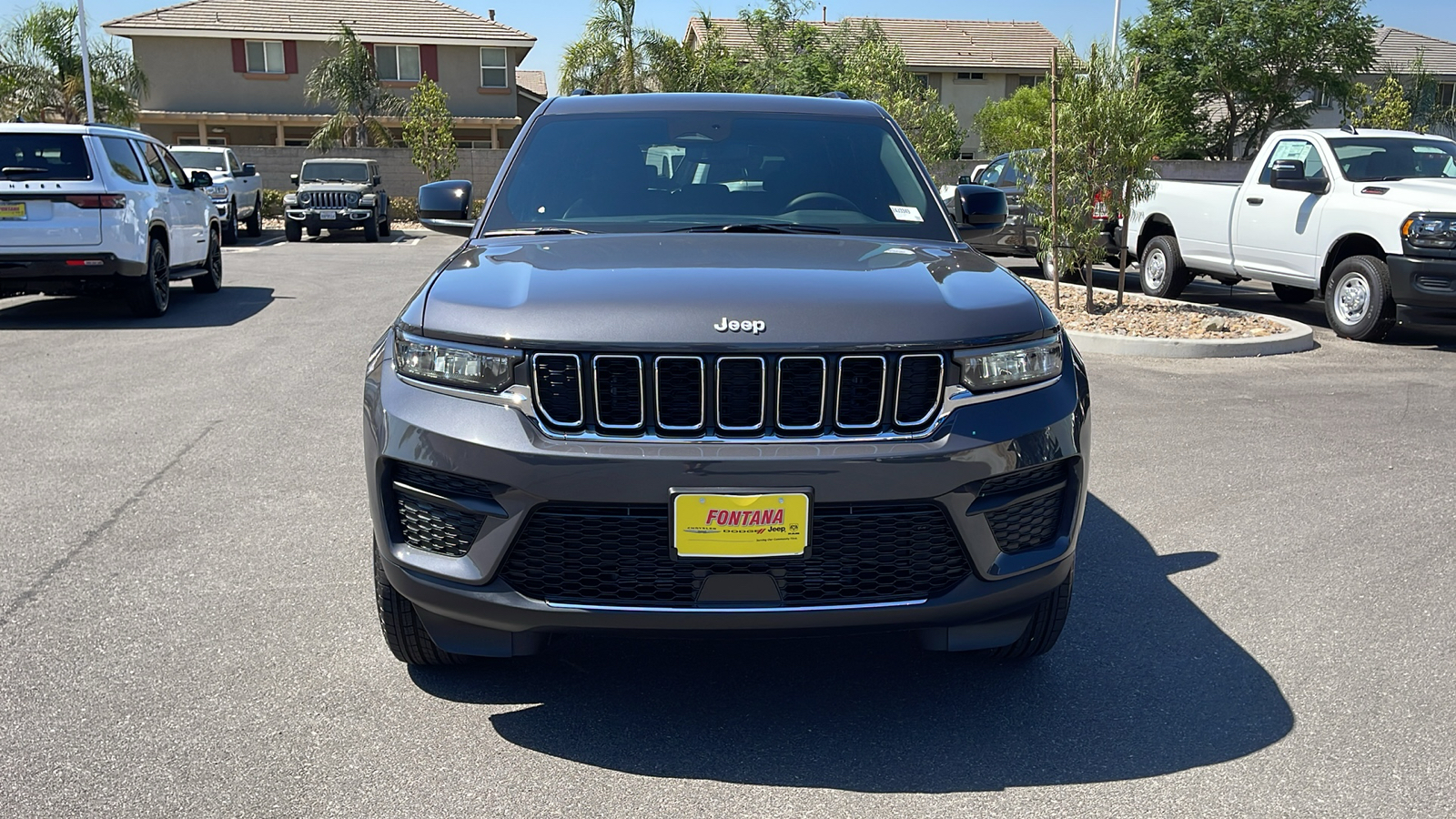 2024 Jeep Grand Cherokee Laredo X 8