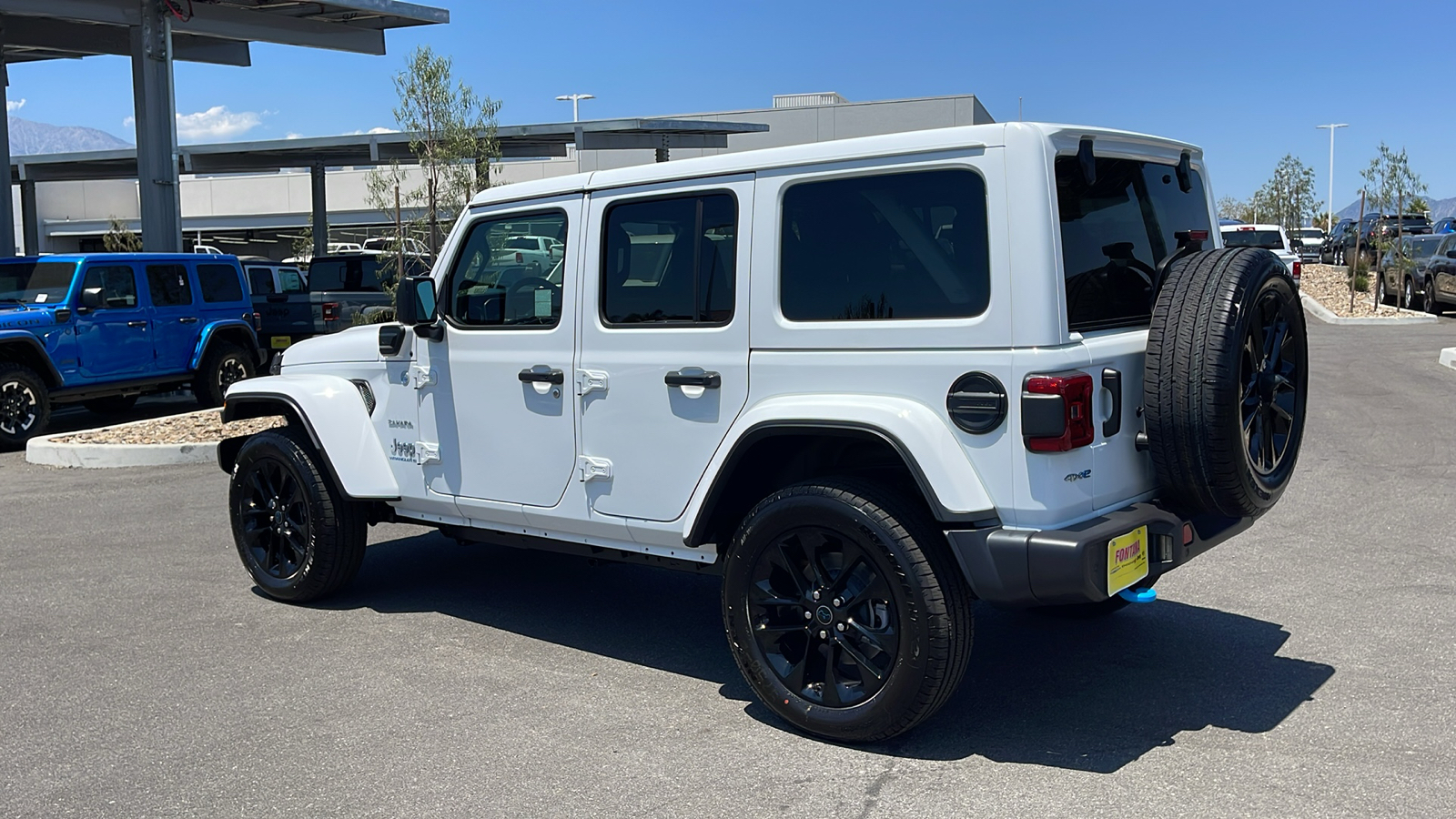 2024 Jeep Wrangler 4xe Sahara 3