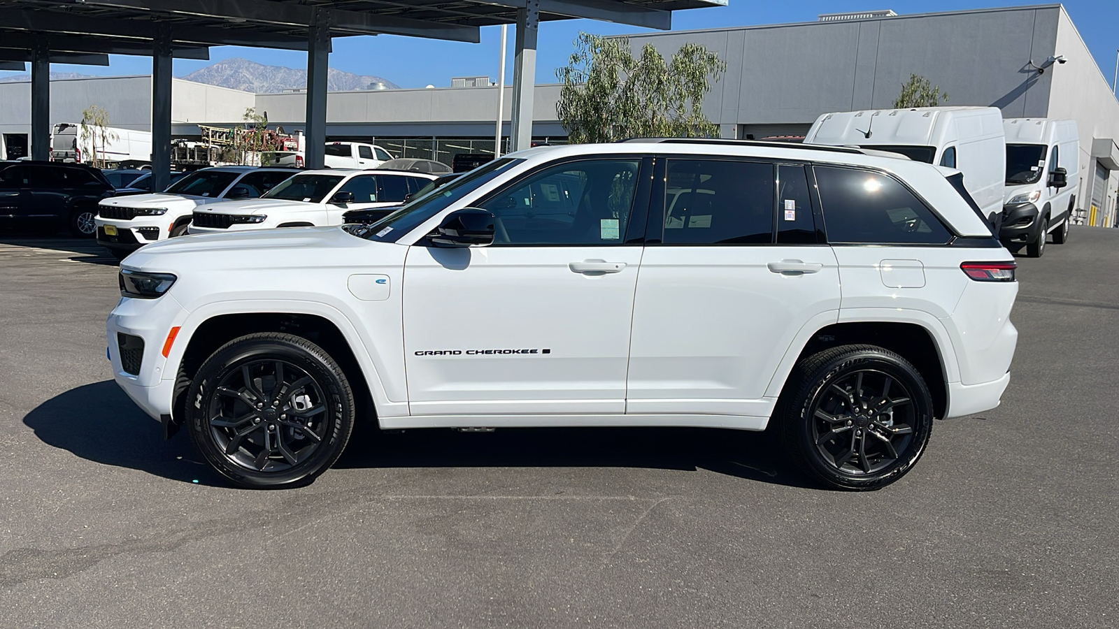 2024 Jeep Grand Cherokee 4xe Anniversary Edition 2