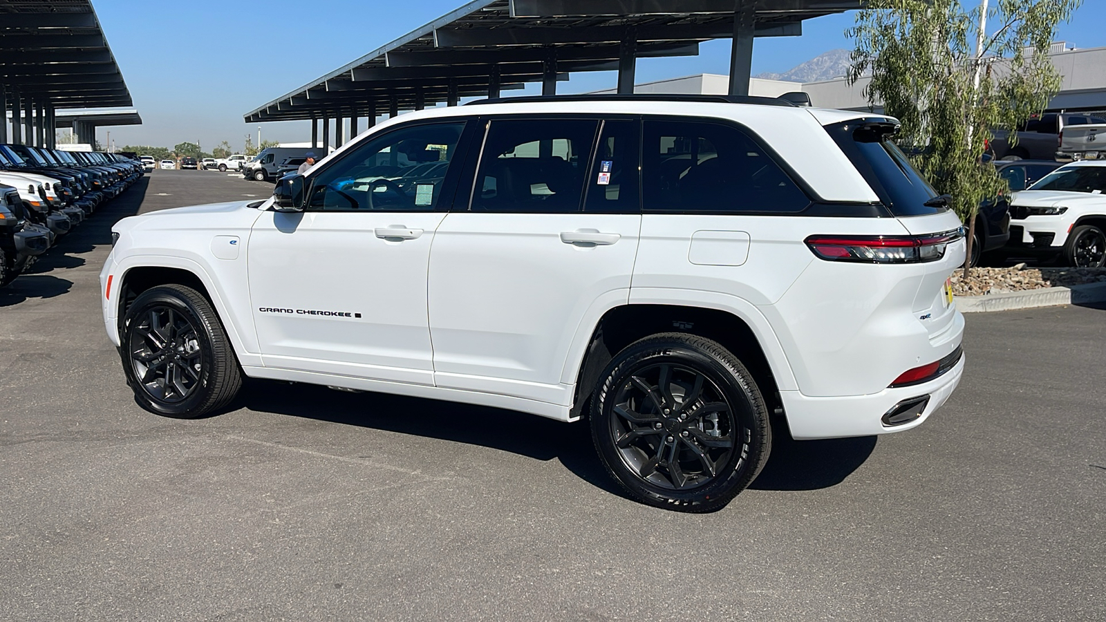 2024 Jeep Grand Cherokee 4xe Anniversary Edition 3