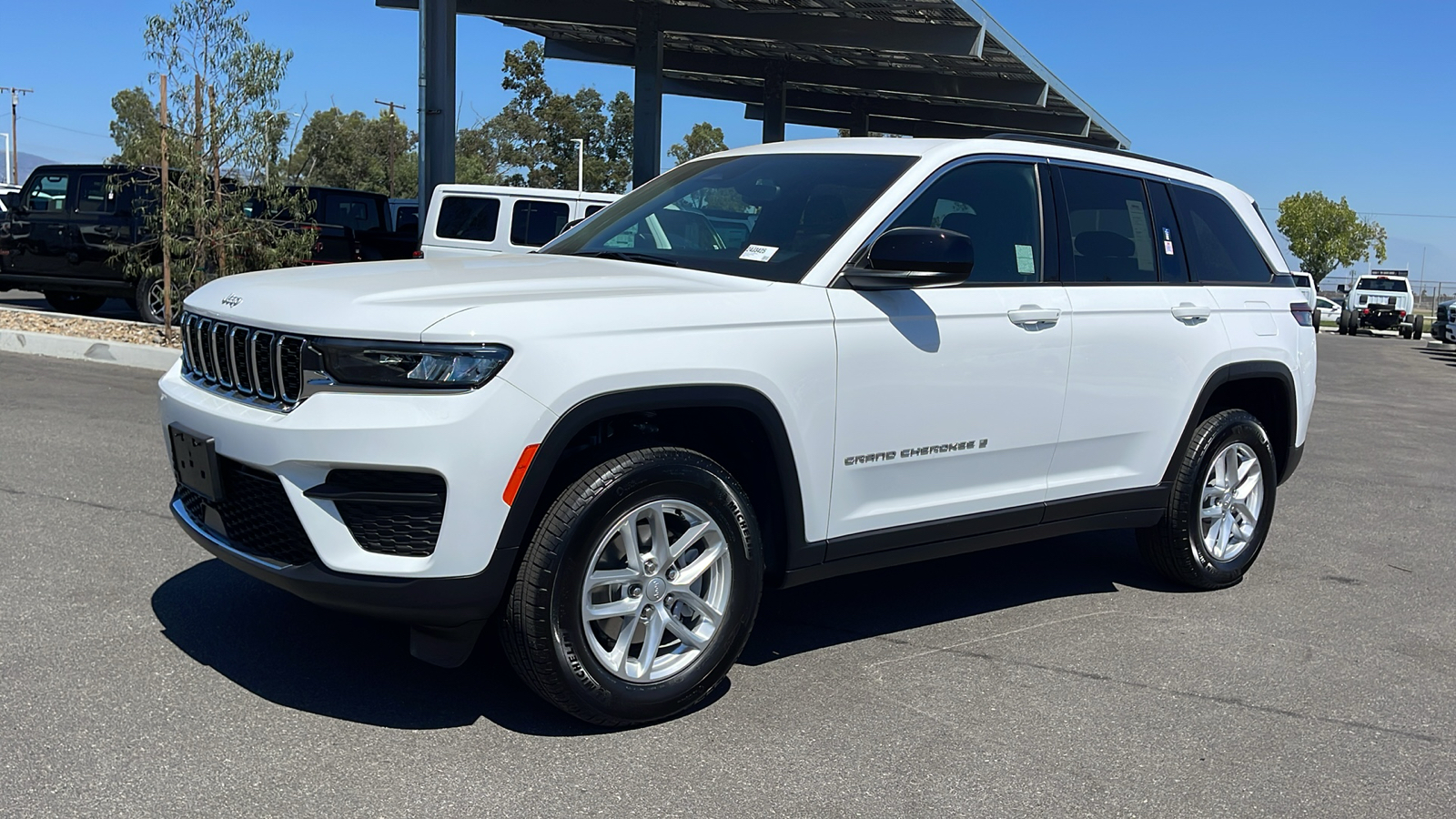 2024 Jeep Grand Cherokee Laredo X 1