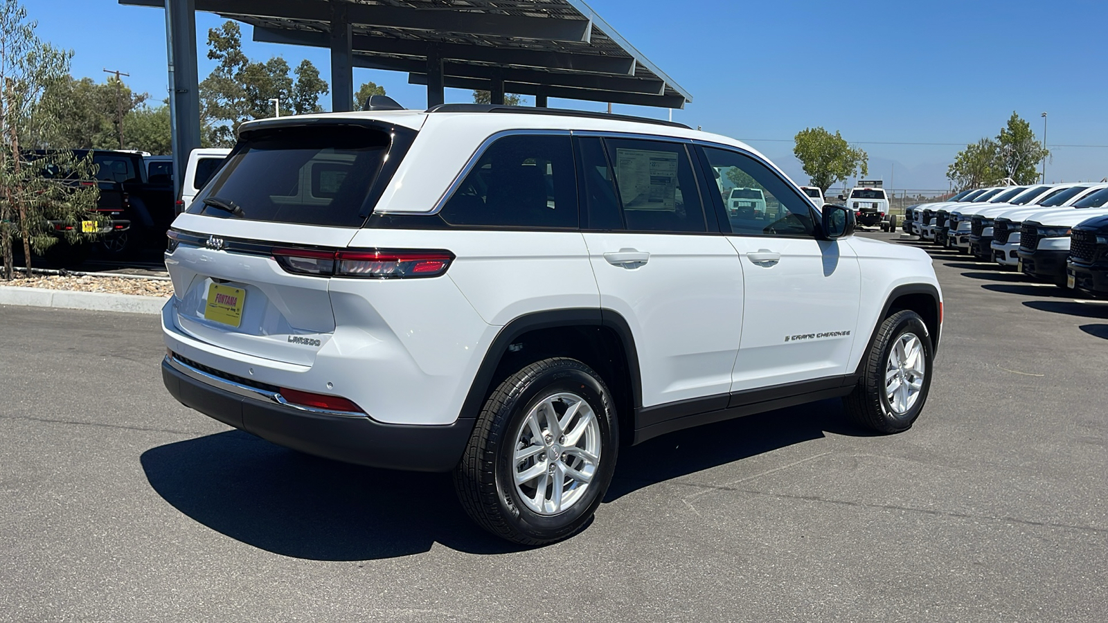 2024 Jeep Grand Cherokee Laredo X 5