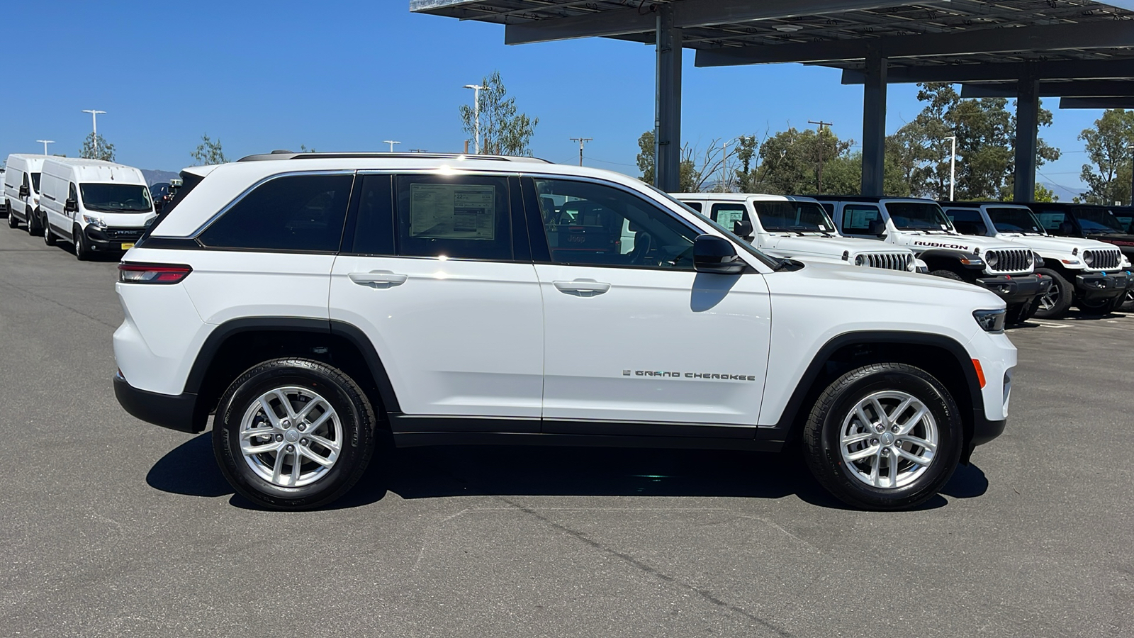 2024 Jeep Grand Cherokee Laredo X 6