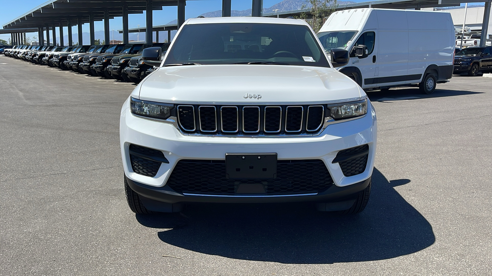 2024 Jeep Grand Cherokee Laredo X 8