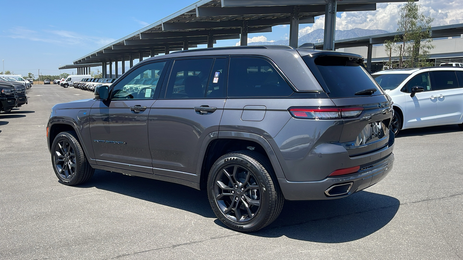 2024 Jeep Grand Cherokee 4xe Anniversary Edition 3