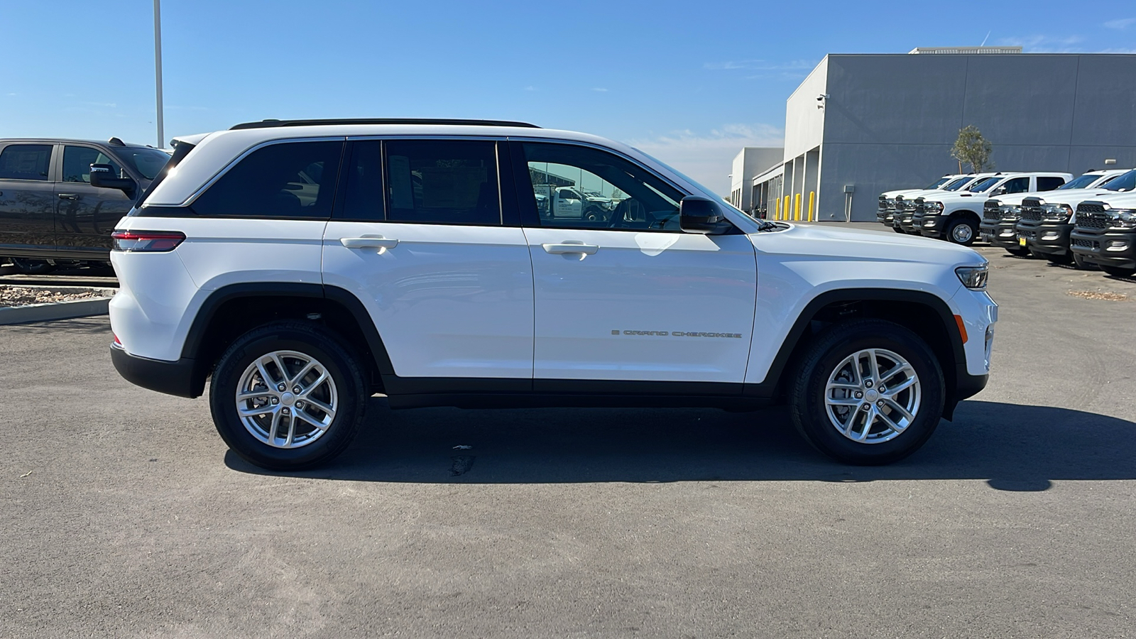 2024 Jeep Grand Cherokee Laredo X 6