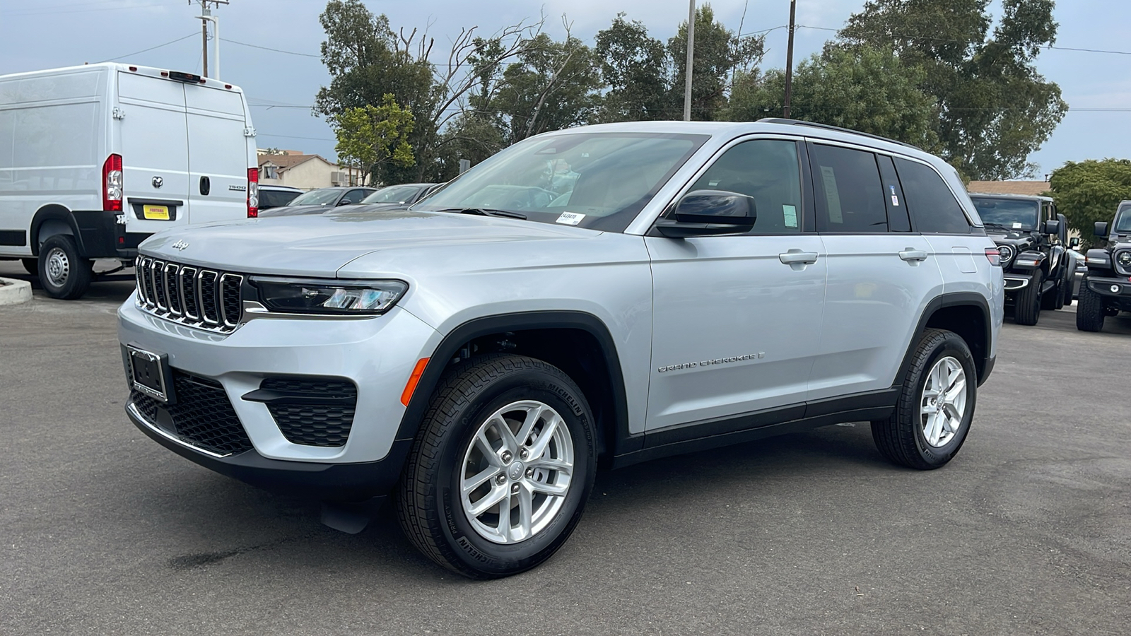 2024 Jeep Grand Cherokee Laredo X 1