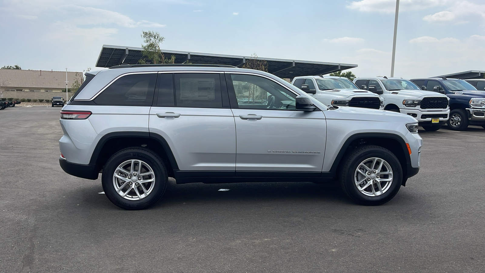 2024 Jeep Grand Cherokee Laredo X 6