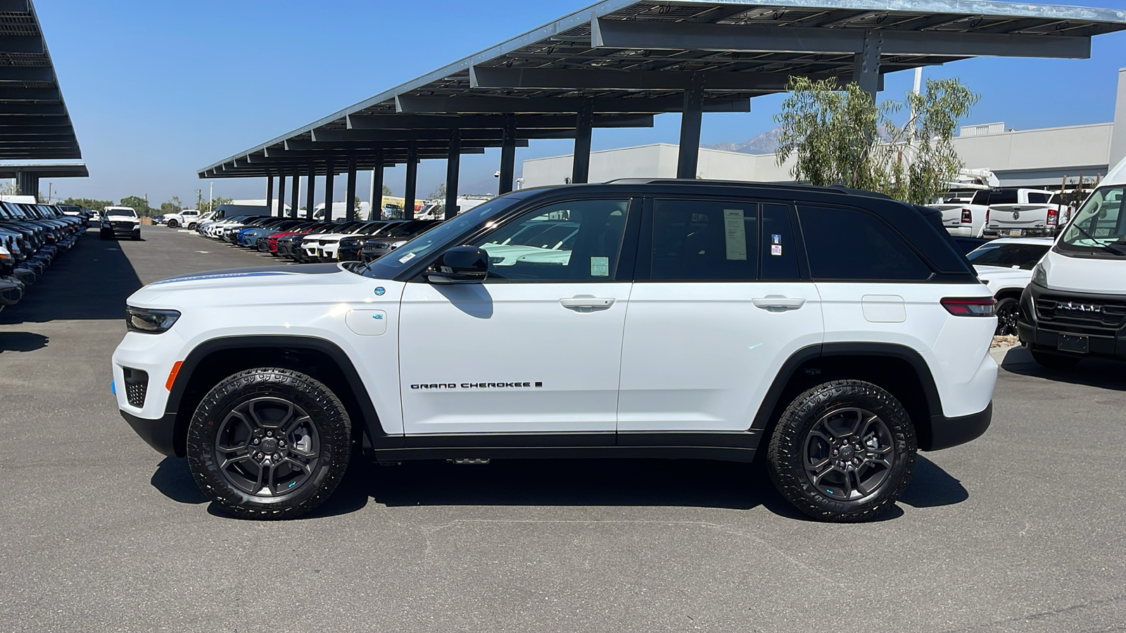 2024 Jeep Grand Cherokee 4xe Trailhawk 2