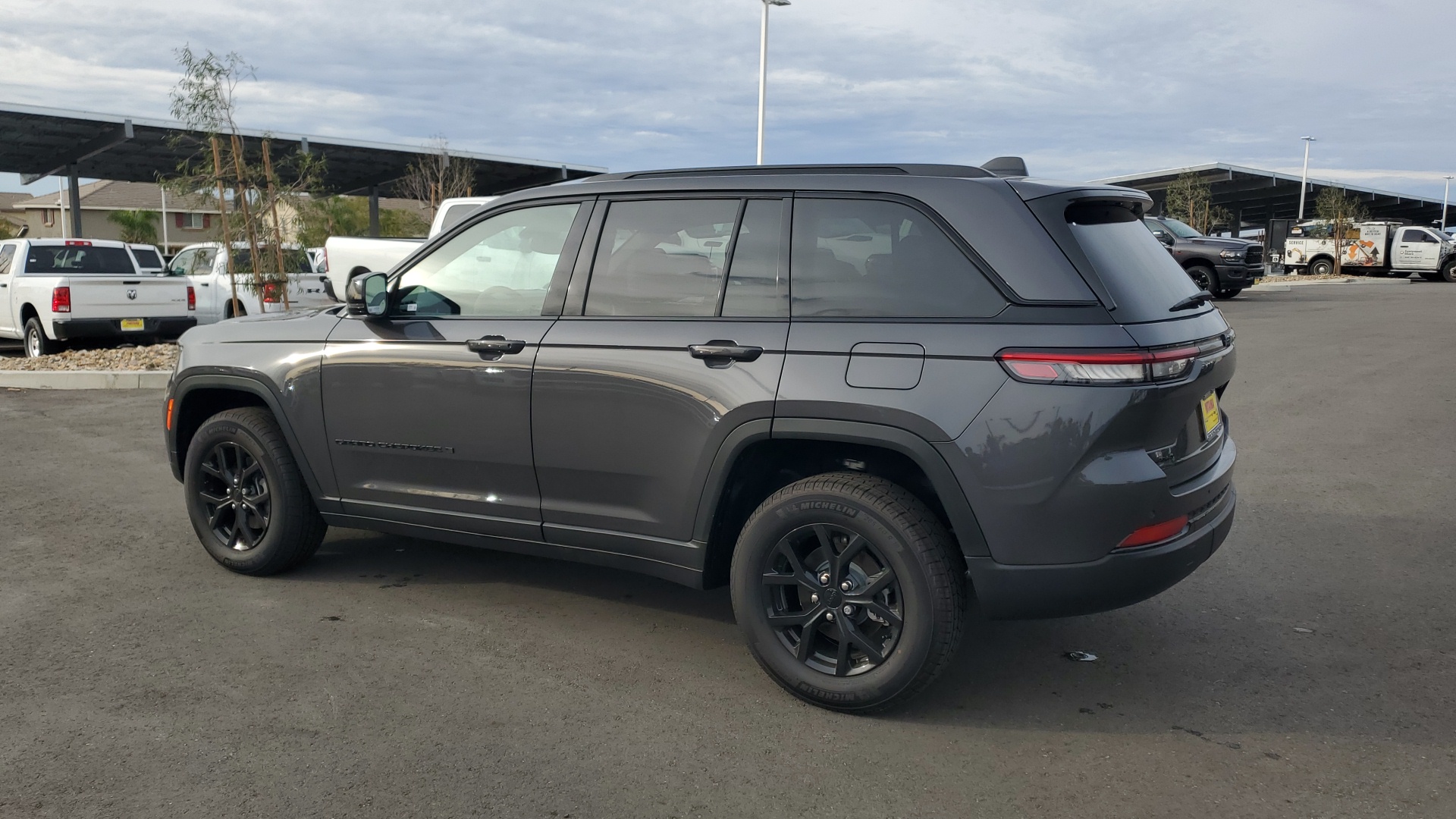 2024 Jeep Grand Cherokee Altitude 3