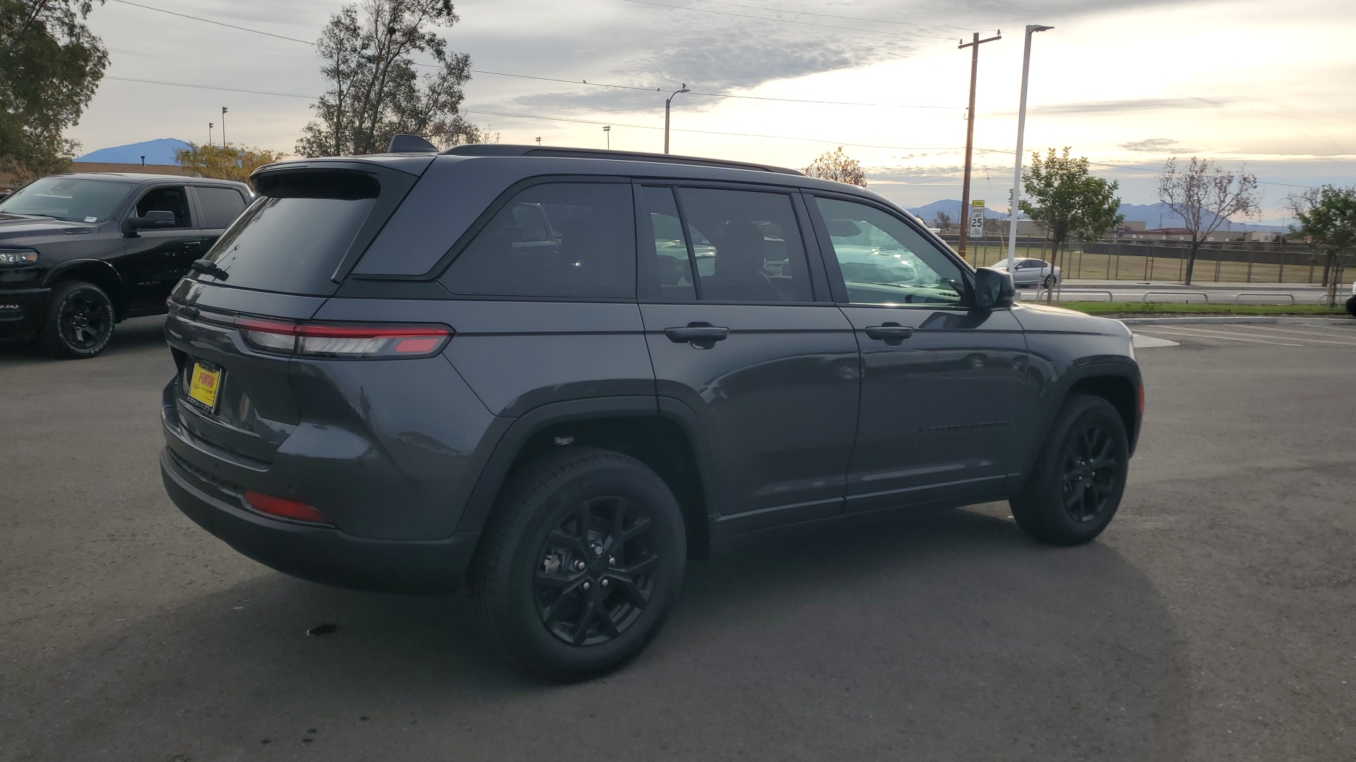 2024 Jeep Grand Cherokee Altitude 5