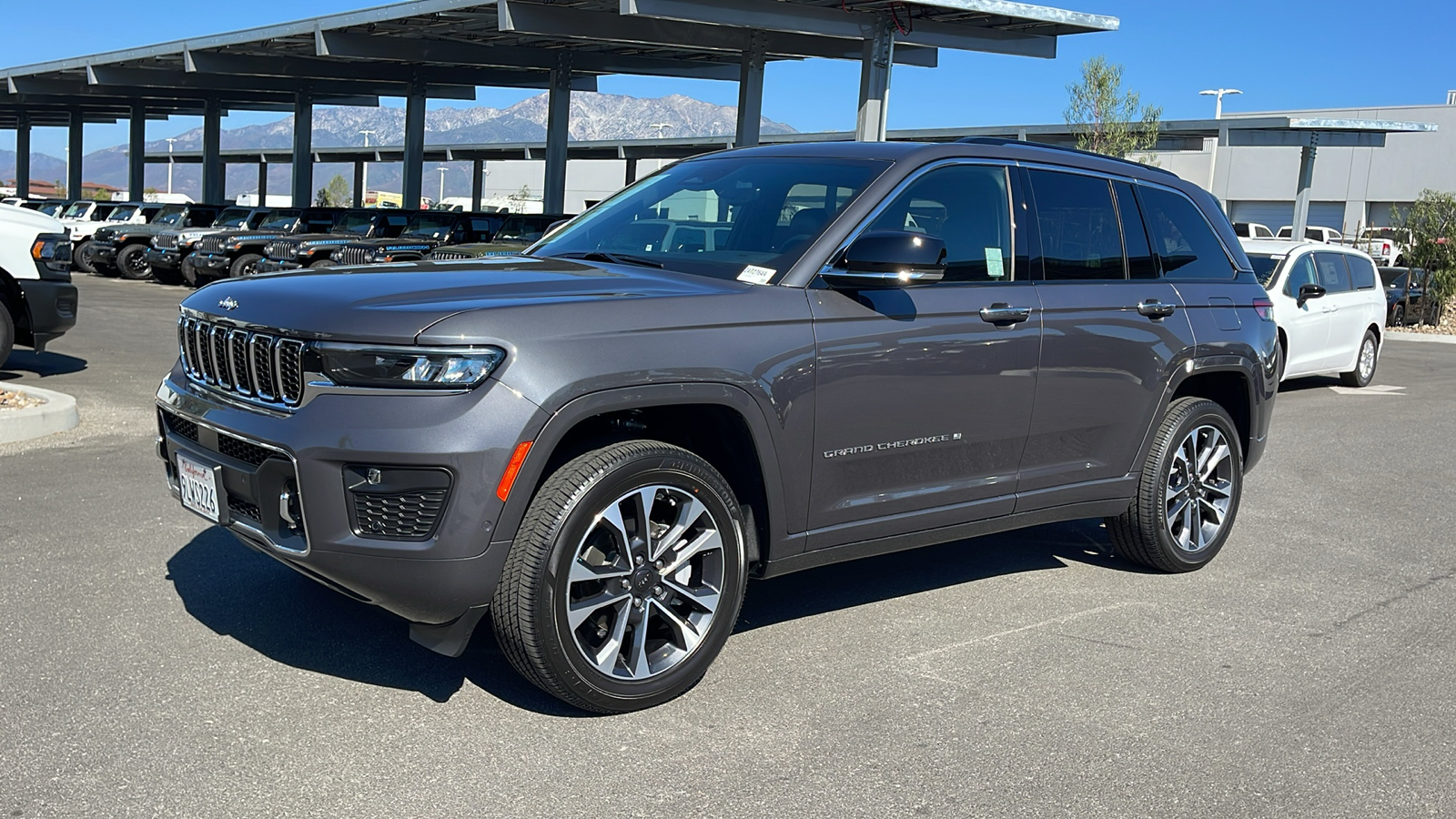 2024 Jeep Grand Cherokee Overland 1