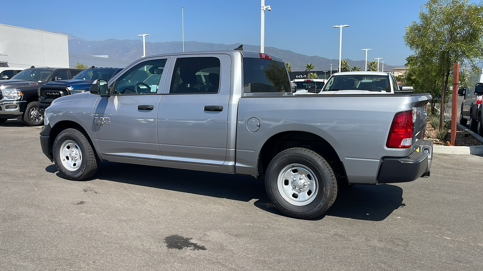 2024 Ram 1500 Classic Tradesman 3