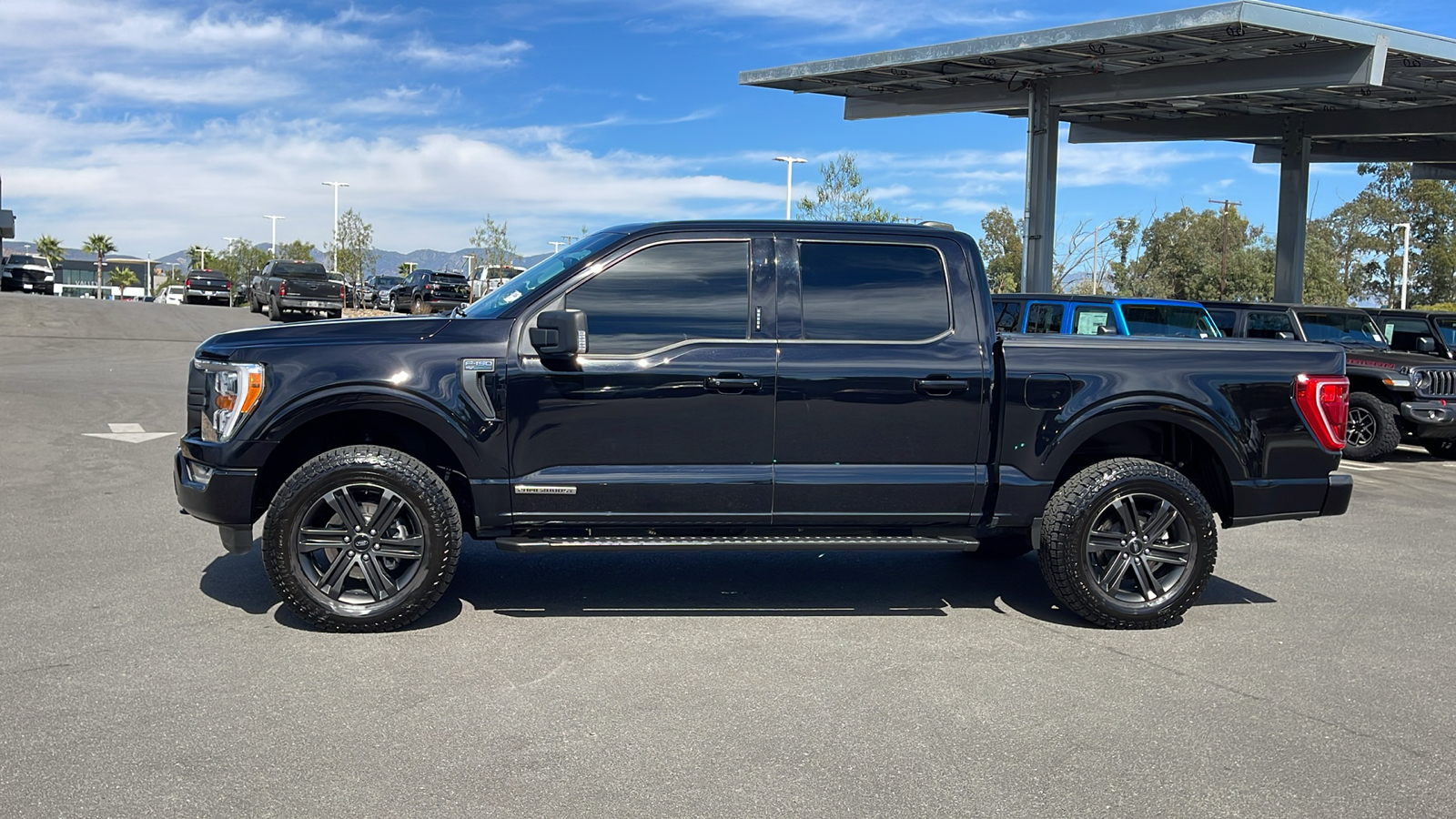 2021 Ford F-150 XLT 2