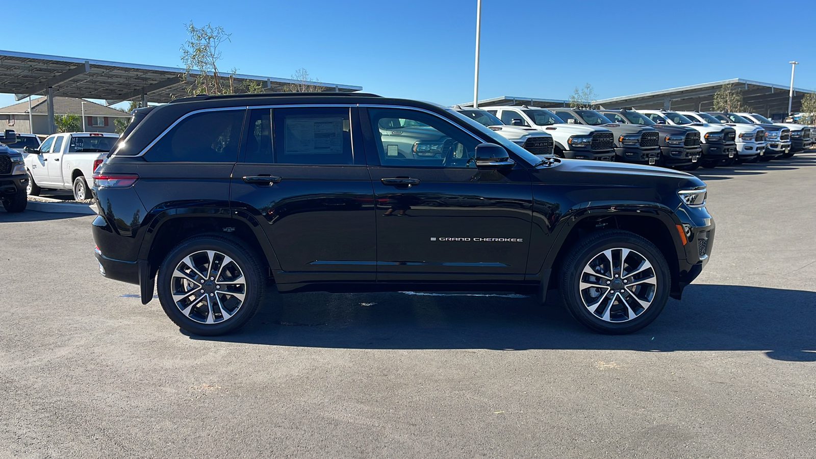 2025 Jeep Grand Cherokee Overland 6