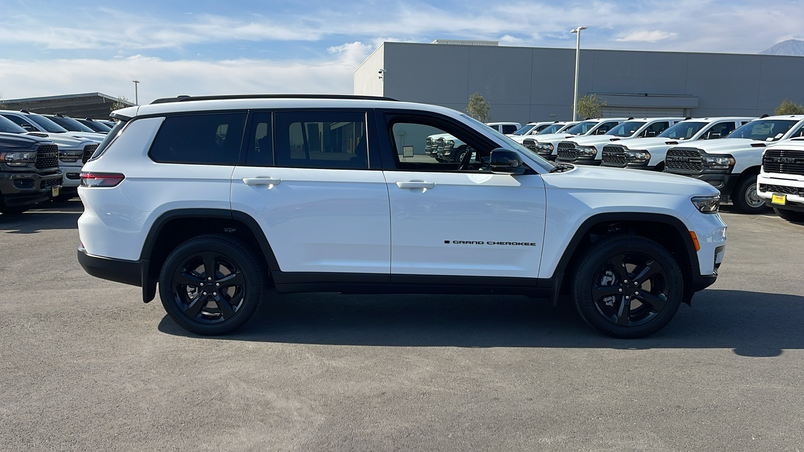 2025 Jeep Grand Cherokee L Altitude X 6