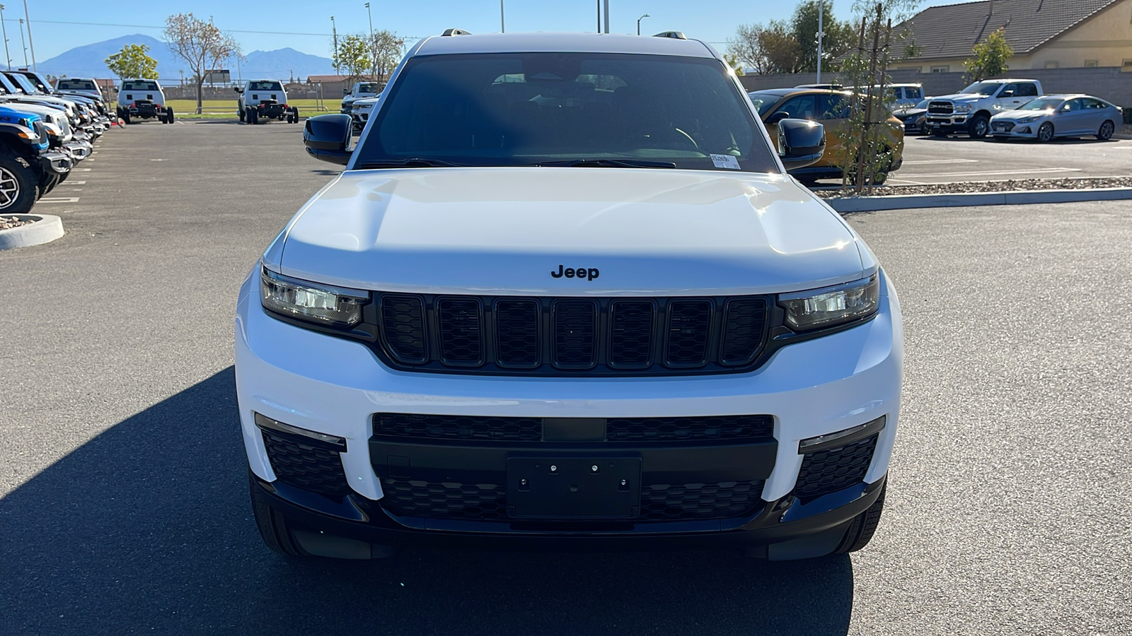 2025 Jeep Grand Cherokee L Limited 8