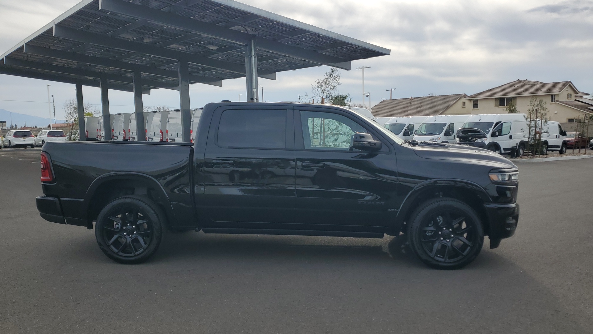 2025 Ram 1500 Laramie 6