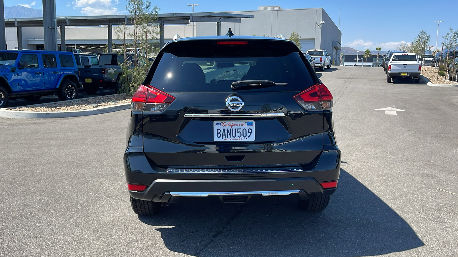 2017 Nissan Rogue SV 4