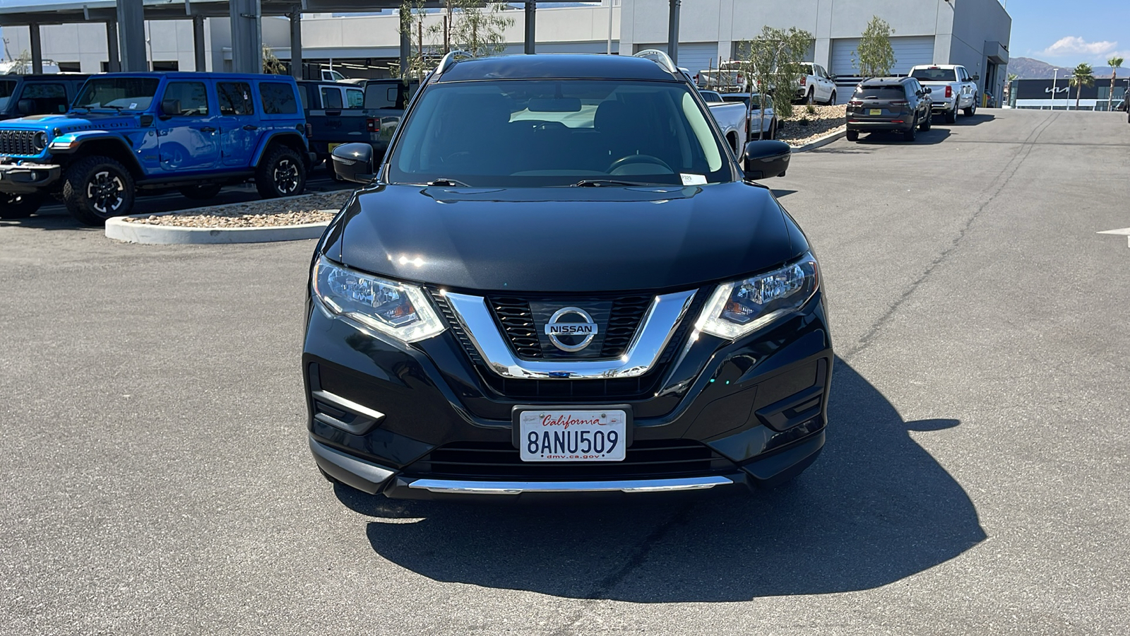 2017 Nissan Rogue SV 8