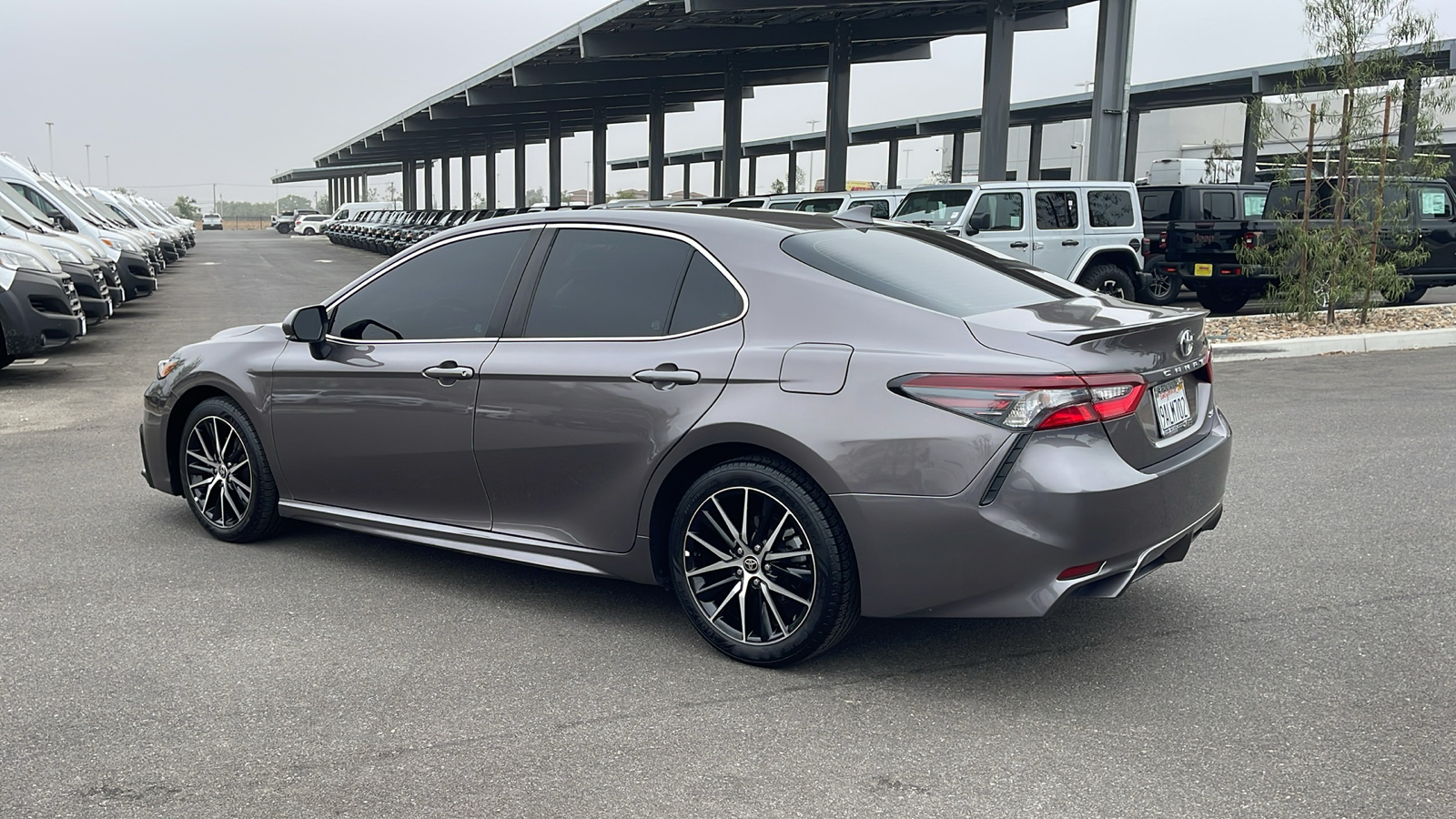 2022 Toyota Camry SE 3