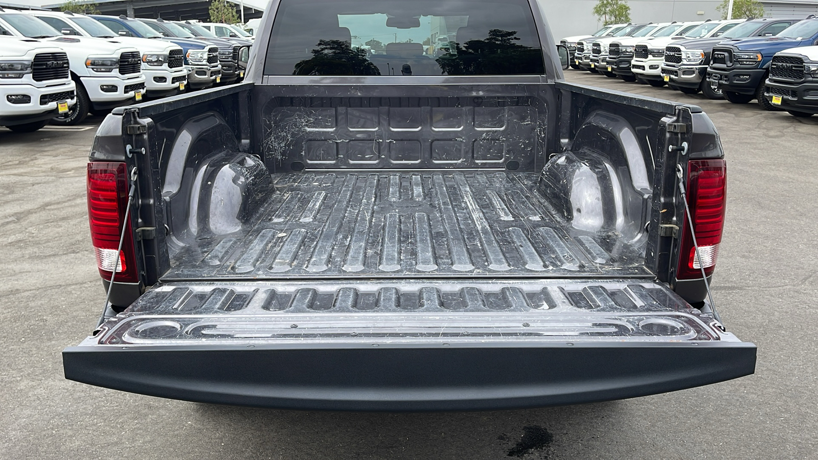 2022 Ram 1500 Classic Warlock 28