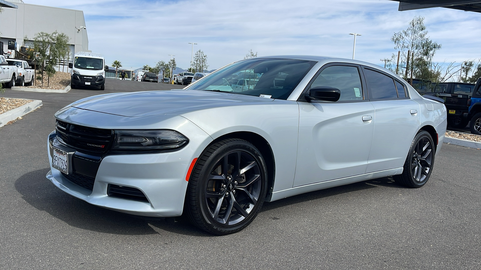 2019 Dodge Charger SXT 1