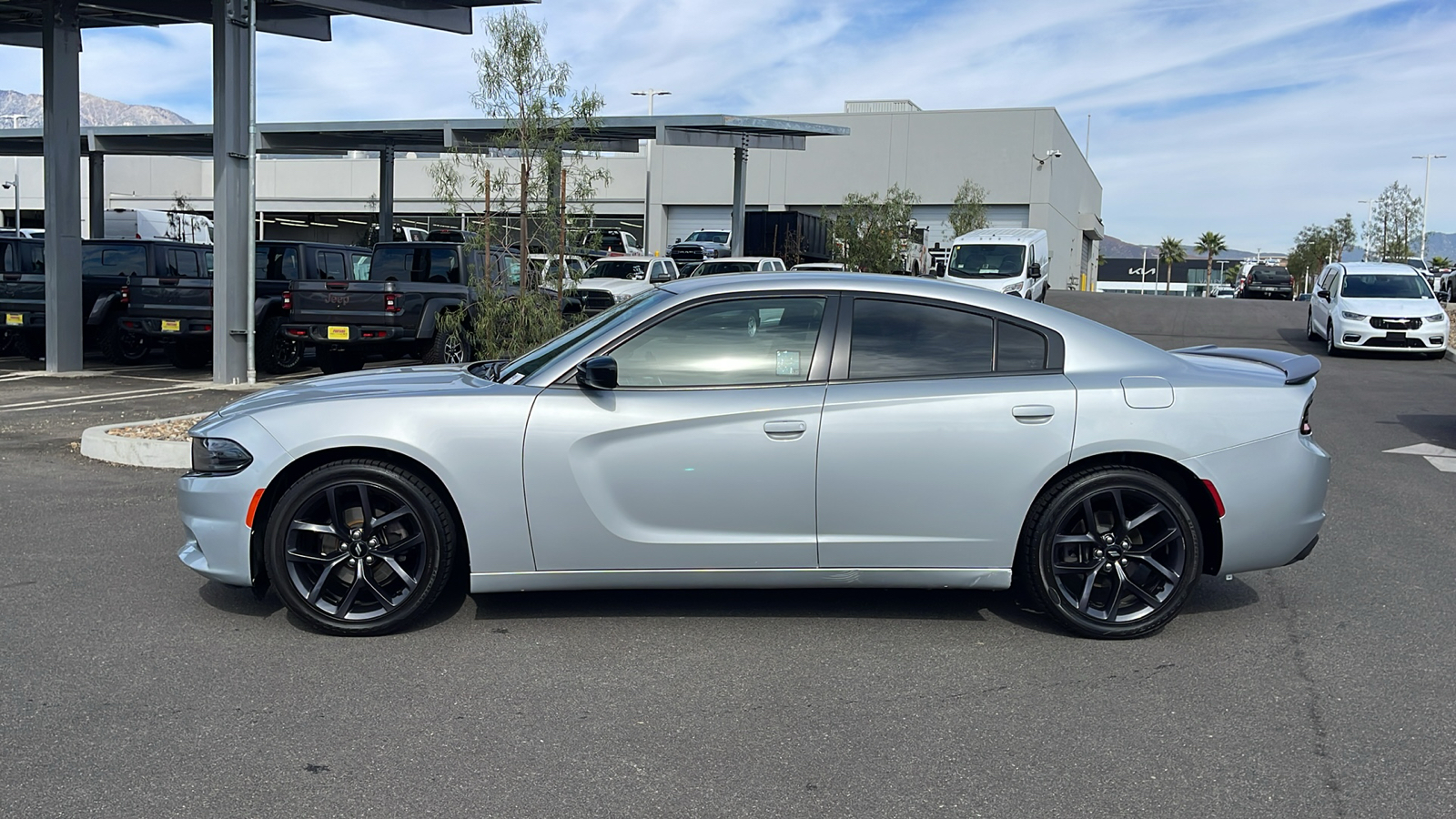 2019 Dodge Charger SXT 2