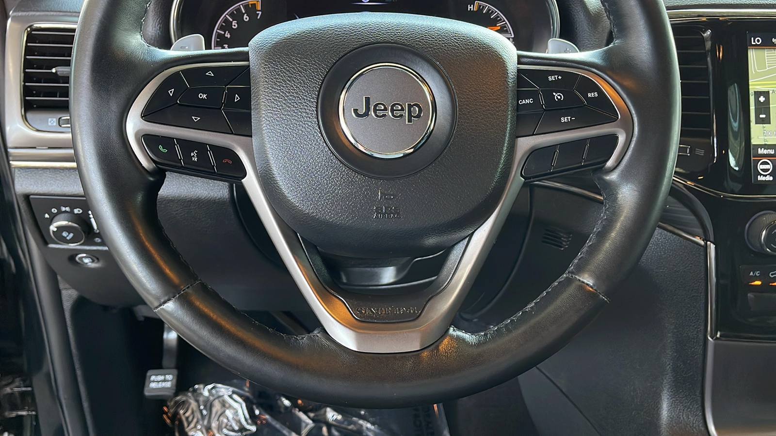 2019 Jeep Grand Cherokee Limited X 20
