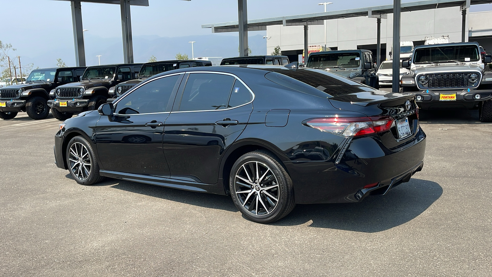 2024 Toyota Camry SE 3