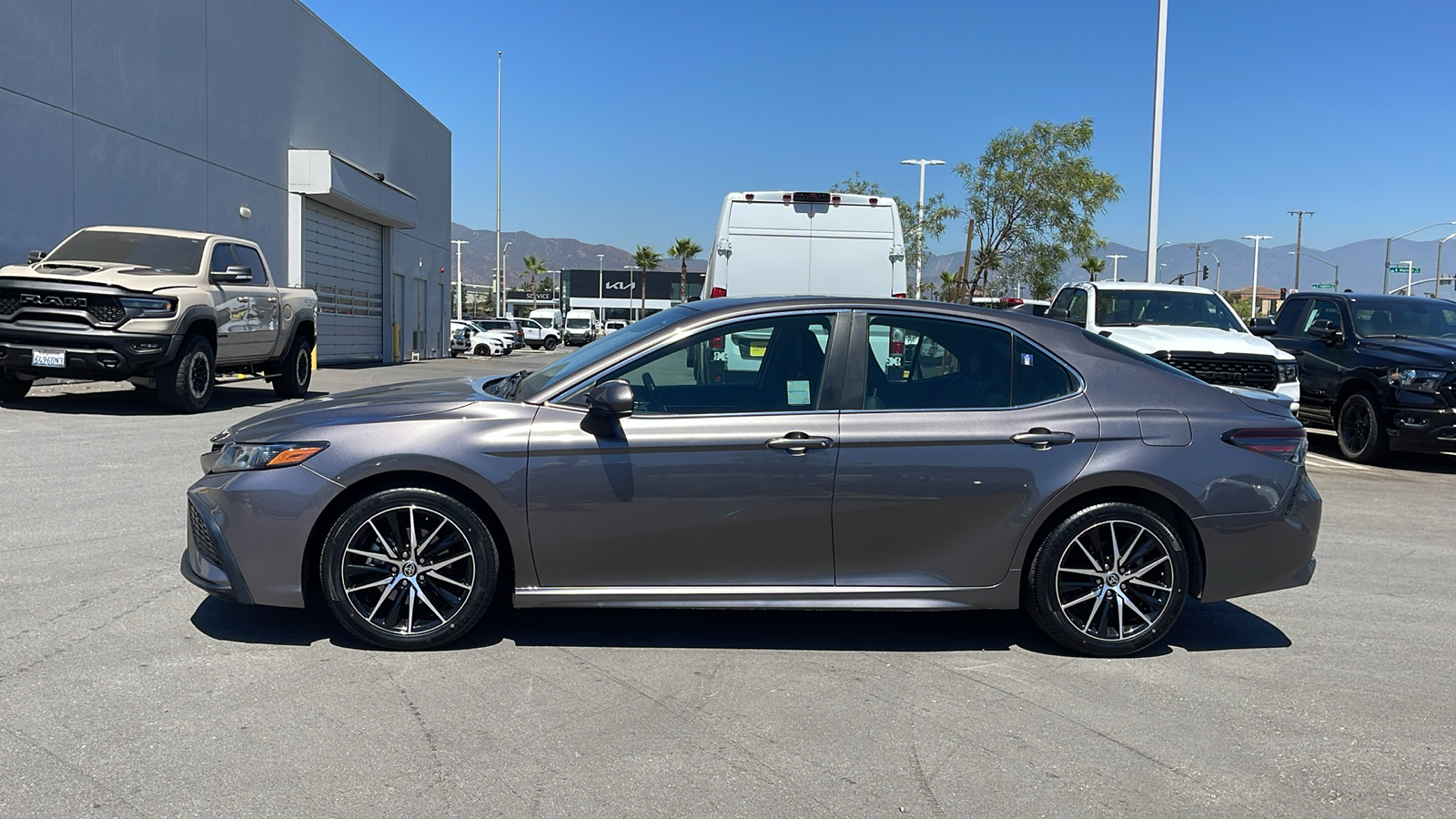 2021 Toyota Camry SE 2