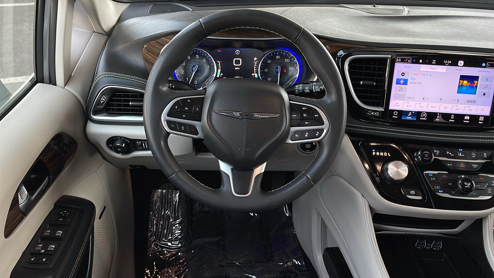 2022 Chrysler Pacifica Limited 12