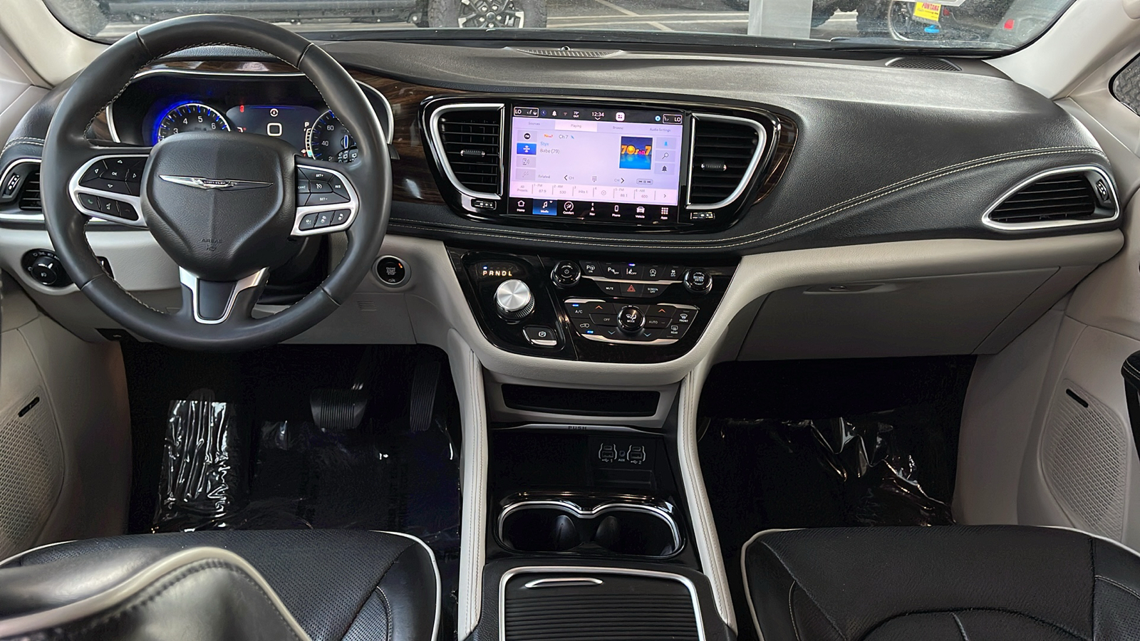 2022 Chrysler Pacifica Limited 13