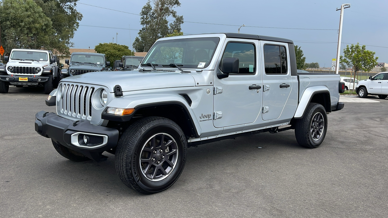 2023 Jeep Gladiator Overland 1