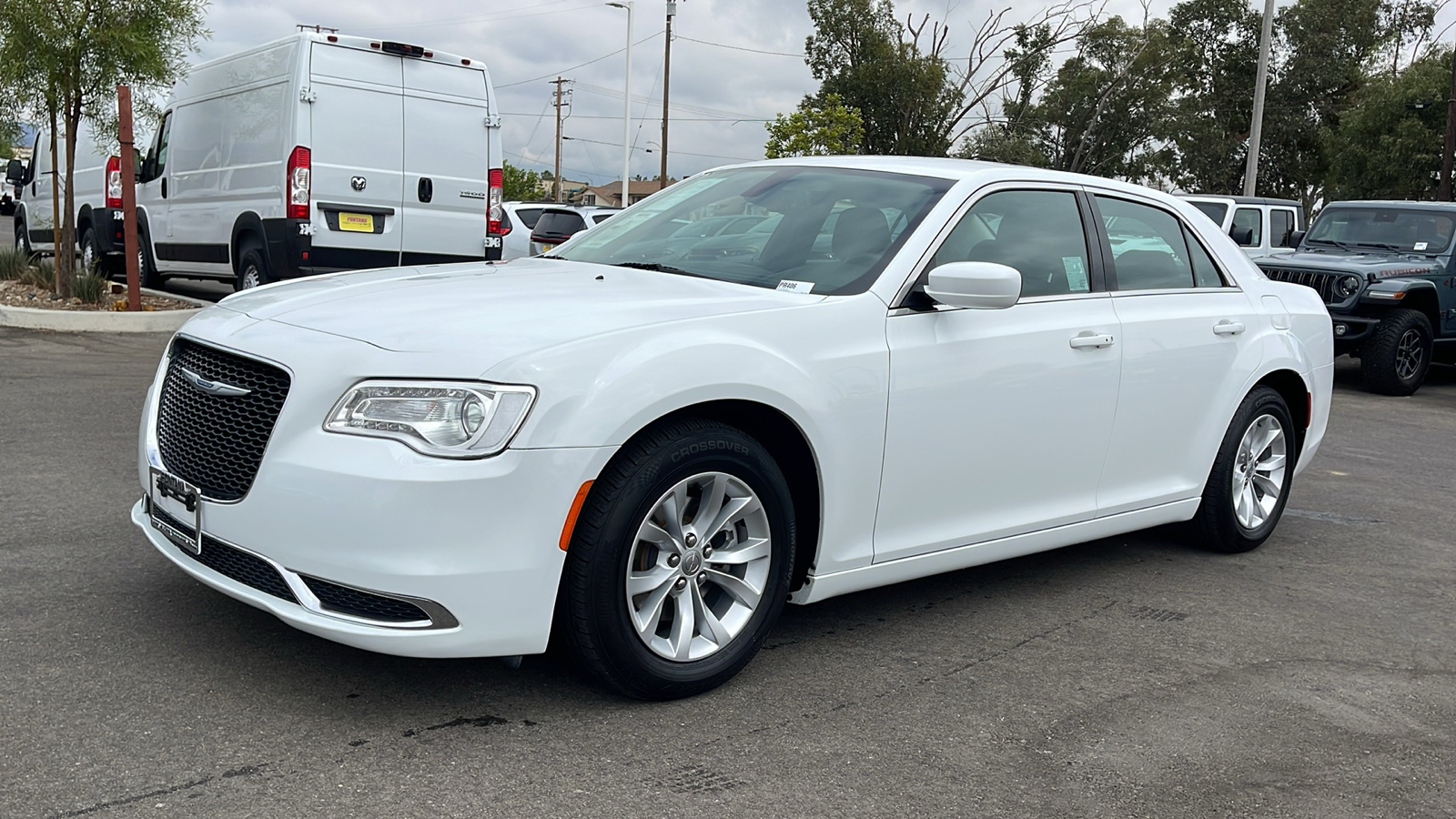 2021 Chrysler 300 Touring 1