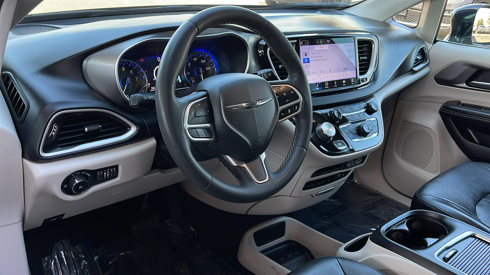 2022 Chrysler Pacifica Touring L 9