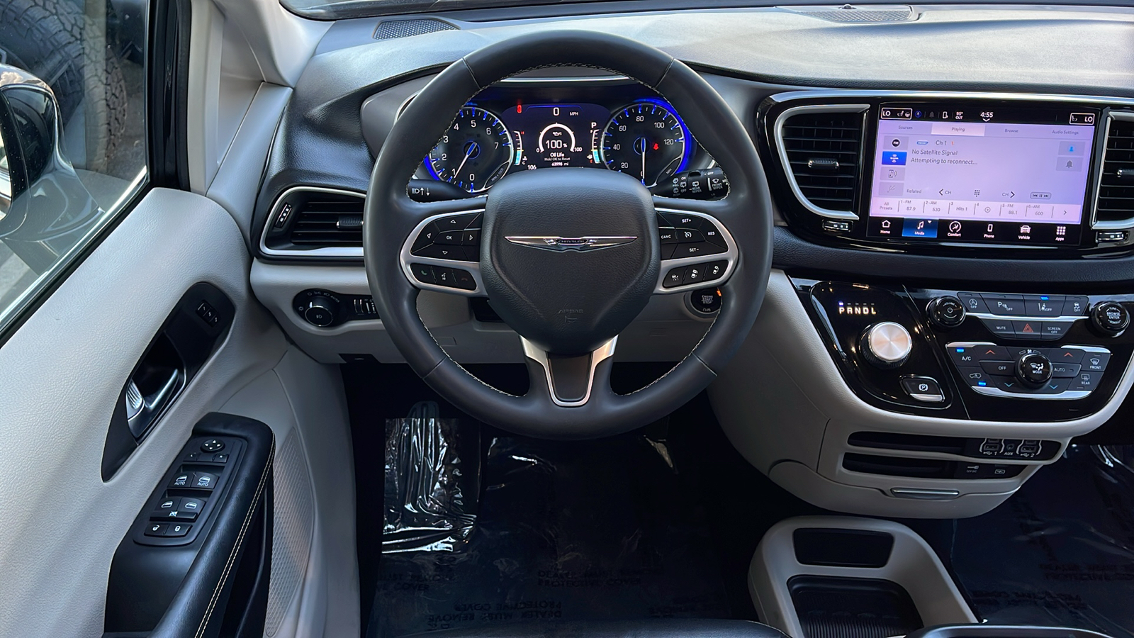 2022 Chrysler Pacifica Touring L 11