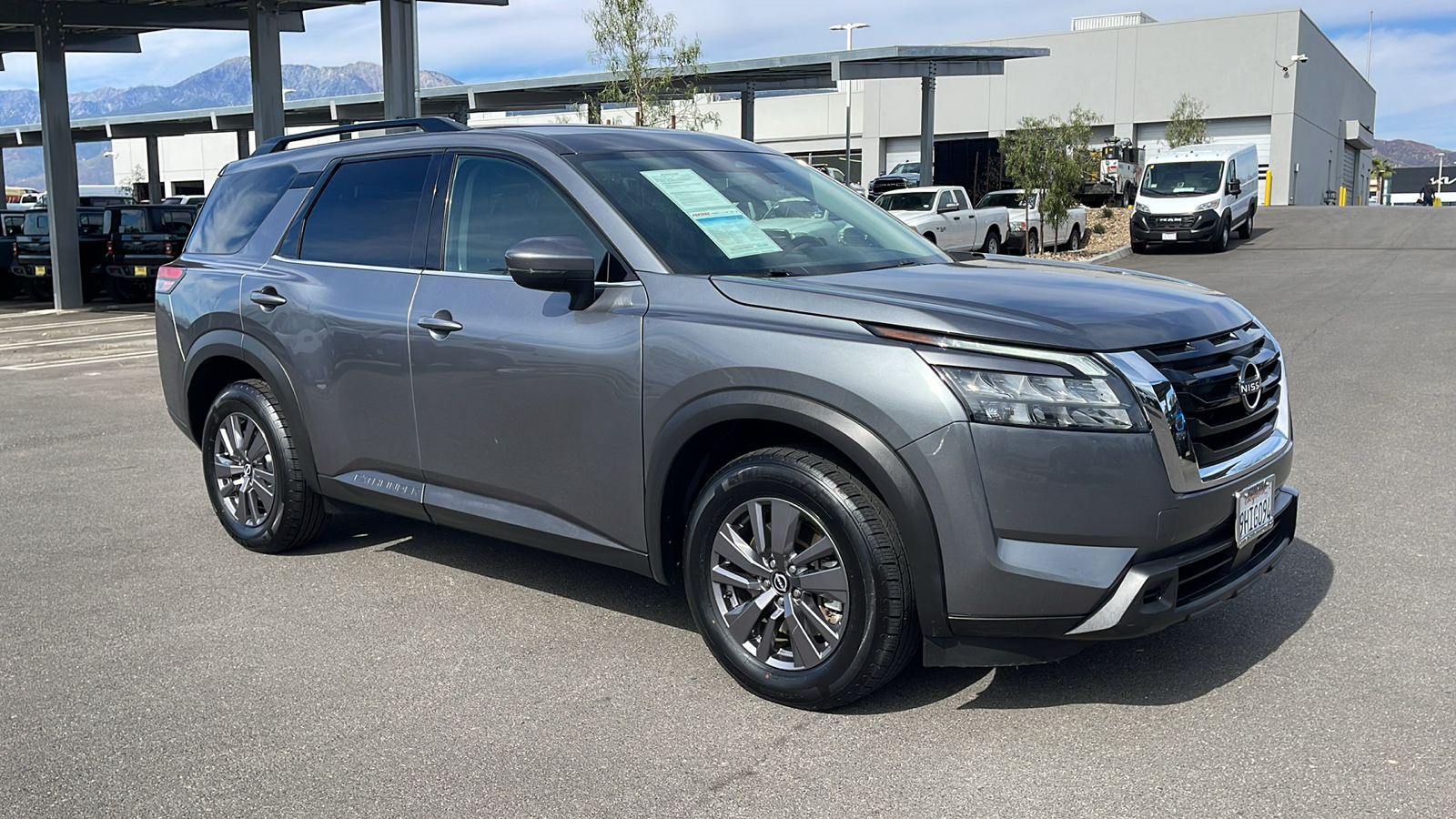 2023 Nissan Pathfinder SV 7