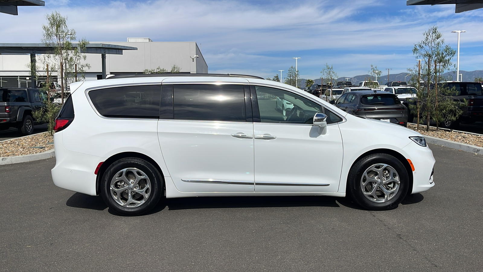 2022 Chrysler Pacifica Limited 6