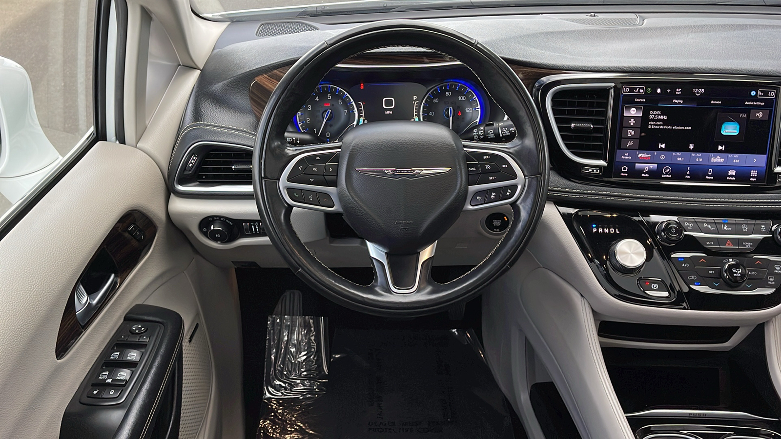 2022 Chrysler Pacifica Limited 12