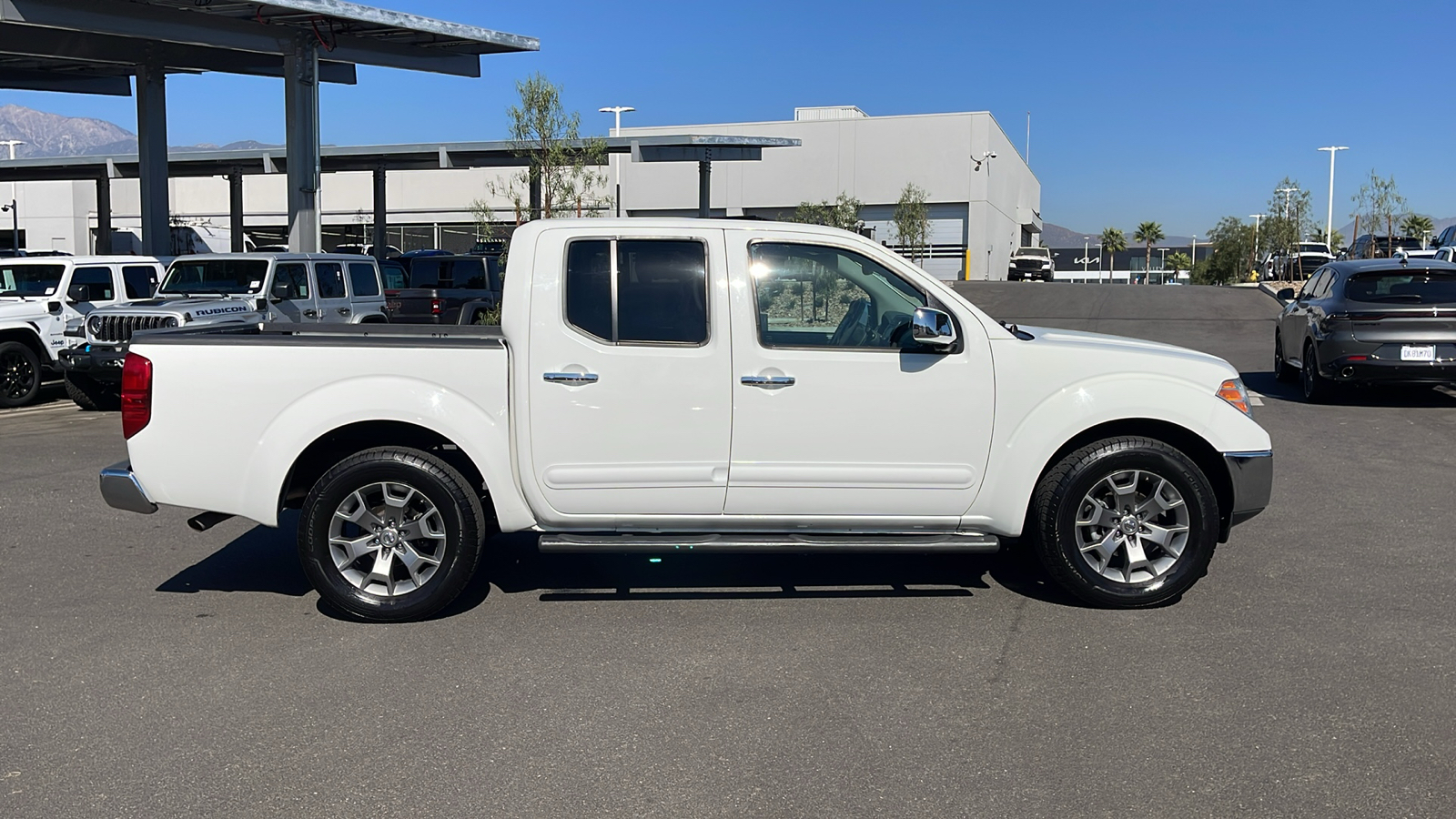 2019 Nissan Frontier SL 6