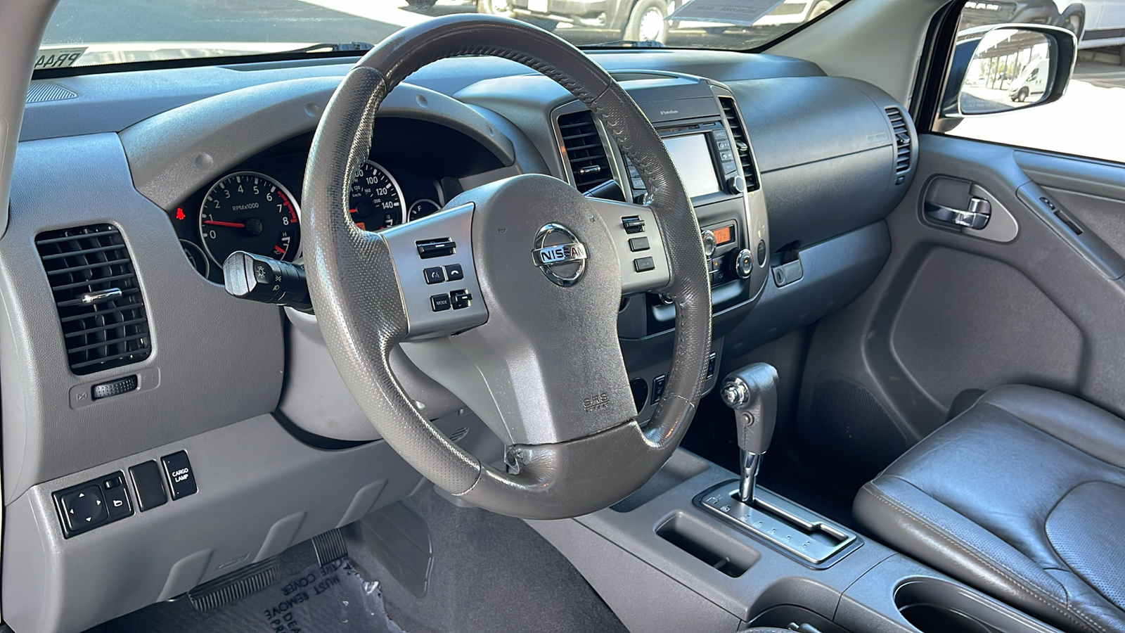 2019 Nissan Frontier SL 9