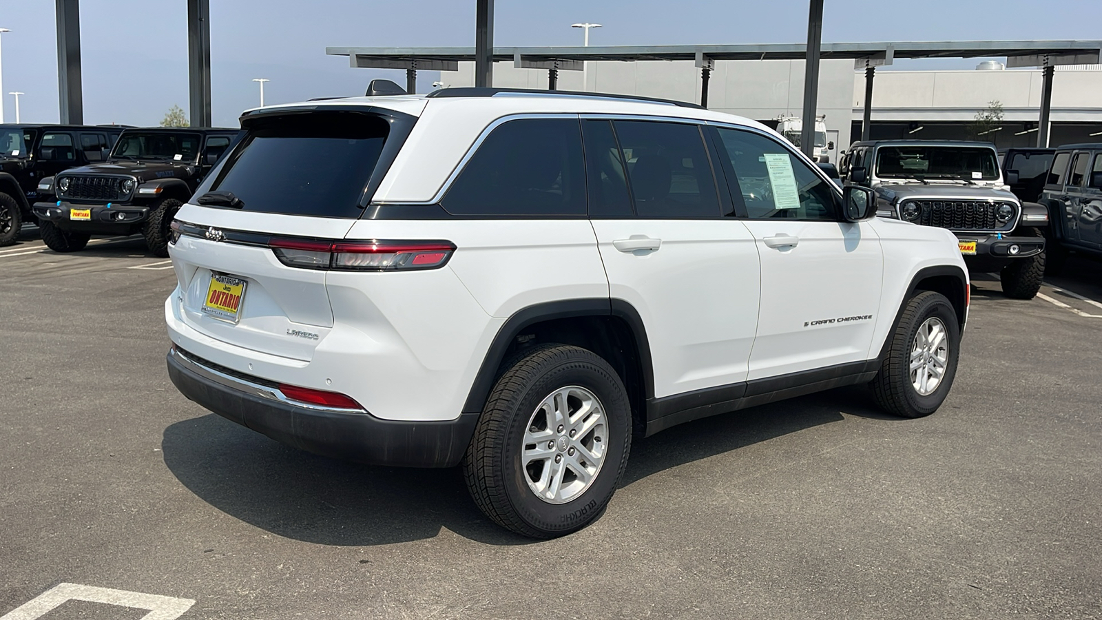 2023 Jeep Grand Cherokee Laredo 5